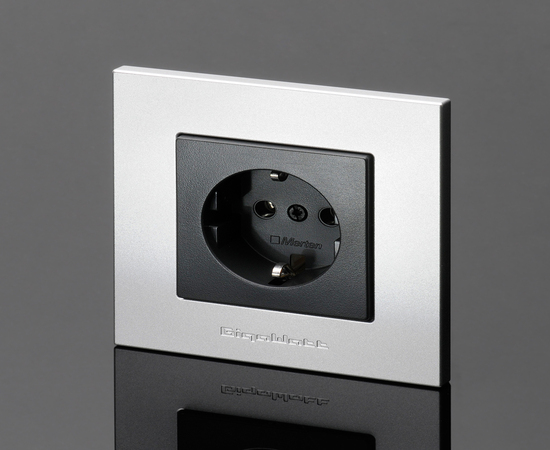 GigaWatt G-044 SCHUKO Wall Socket