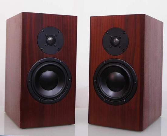Totem Mani-2 Speakers + Stands Target 2/ USED